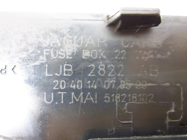 97-99 XK8 Fuse Box w Fuses And Relays Ljb2822Ab