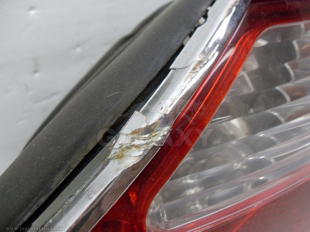 01-06 XK8 Tail Light Right Right Lje4900Aa Cracked