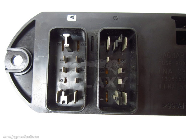 94-97 XJ XJ6 XJR Fuse Relay Box Assy Lna-2800-Jb Lna2800Jb