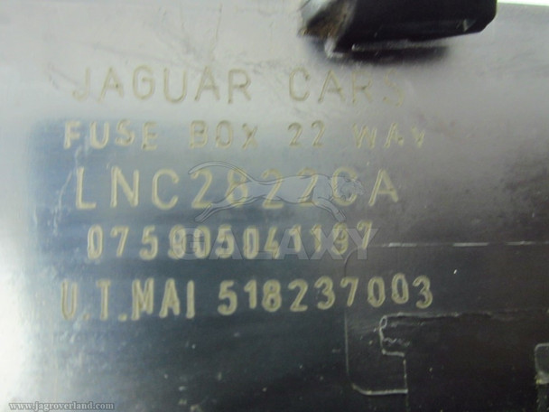 98-03 XJ8 R Fuse Box Lnc2822Ca