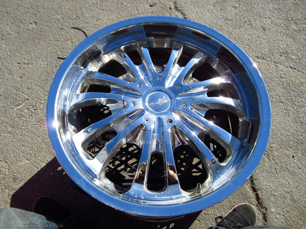Road Wheel 18X7.5