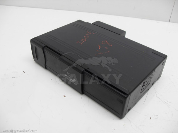 1X43-18C830-AA-AB-AC C2C38055 CD Changer 02-09 Jaguar NO Cartridge  1X43-18C830-AA-AB-AC C2C38055 CD Changer 02-09 Jaguar NO Cartridge