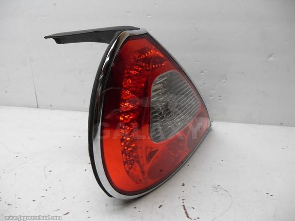 04-07 XJ8 Left Tail Light 2W93-13405-Ag Chrome Bezel