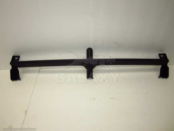 04-07 XJ8 XJR Front Bumper Lower Grille 2W93-17778-Ac C2C26840