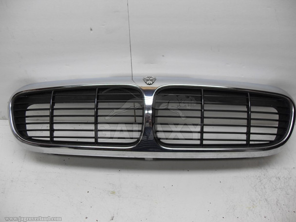 04-07 XJ 8 R V8 Front Grille Chrome Surround Painted Vane Type Insert Mesh And Air Duct 2W93-8A100-A C2C11747 C2C11746 C2C18703 C2C11801 C2C11802