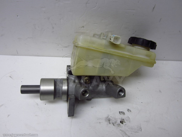 00-02 S-Type Brake Master Cylinder