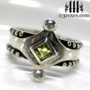 the majestic medieval ring 925 sterling silver gothic green peridot