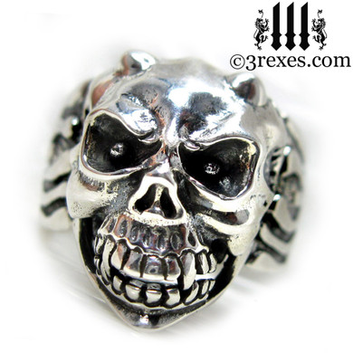.925 sterling silver skull gargoyle ring with closed jaw