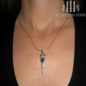 celtic-dripping-princess-necklace-garnet-model