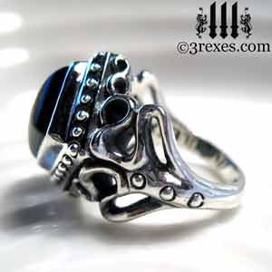 ladies-wedding-ring-raven-love-silver-gothic-black-onyx-cabochon-stone-medieval-engagement-band-side-view