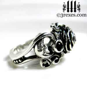 silver-rose-moon-spider-ring-black-onyx-cabochon-stone-wedding-engagement-moon-detail.jpg