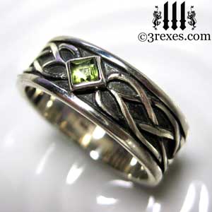 soul-love-anam-gra-mens-silver-celtic-wedding-ring-green-peridot-stone-3