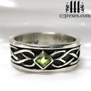 soul-love-anam-gra-mens-silver-celtic-wedding-ring-green-peridot-stone-front-gothic-band