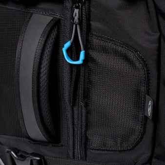 Stahlsac 22" Steel Wheeled Carry-On (888912BLK)