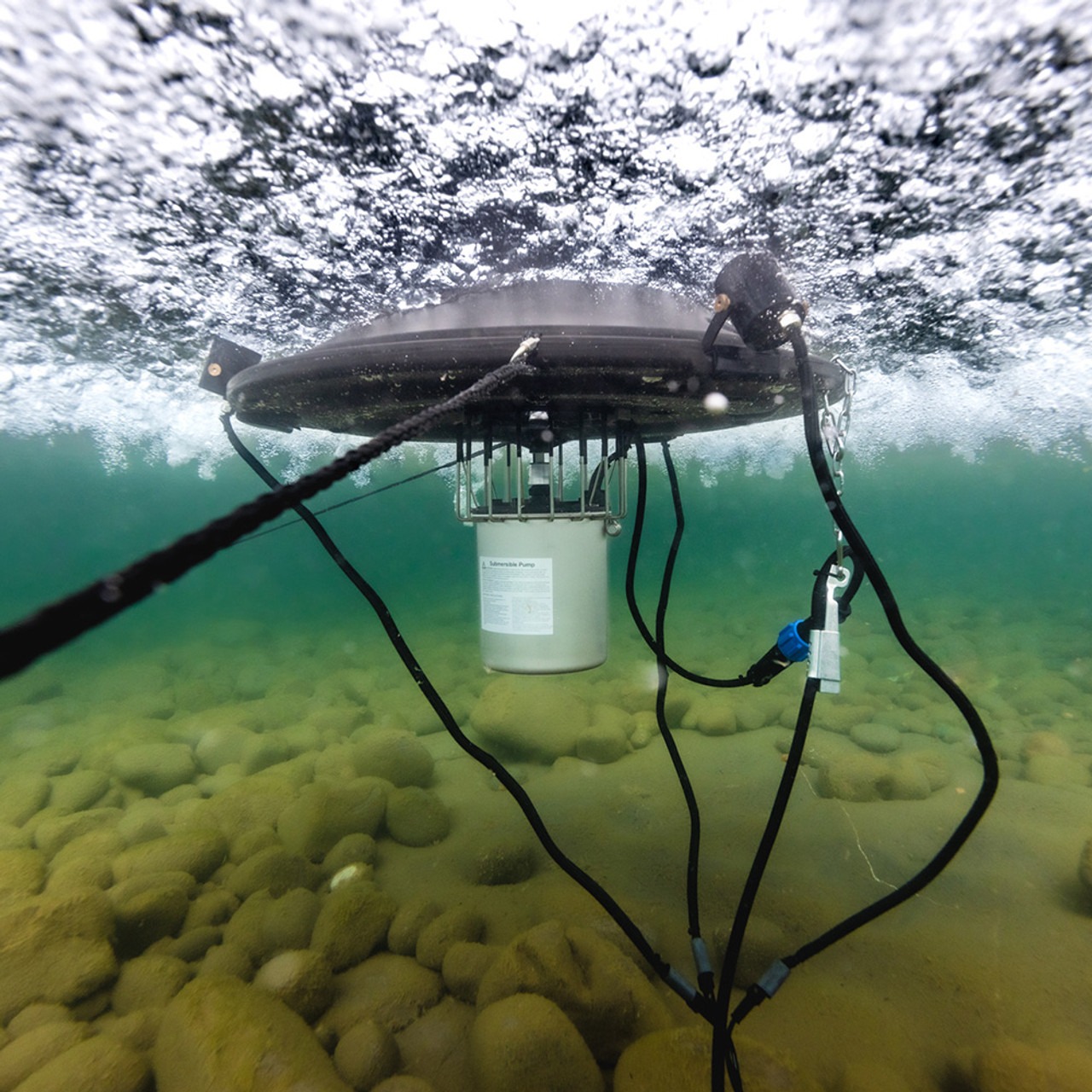 Comparing Floating Fishing Lights with Submersible Fishing Lights –  Underwater Fish Light