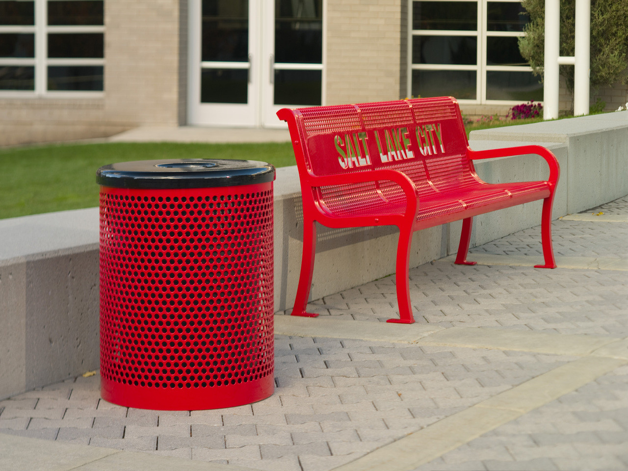 32 Gal. Ultra Site Metal Mesh Street Park Trash Can EX32
