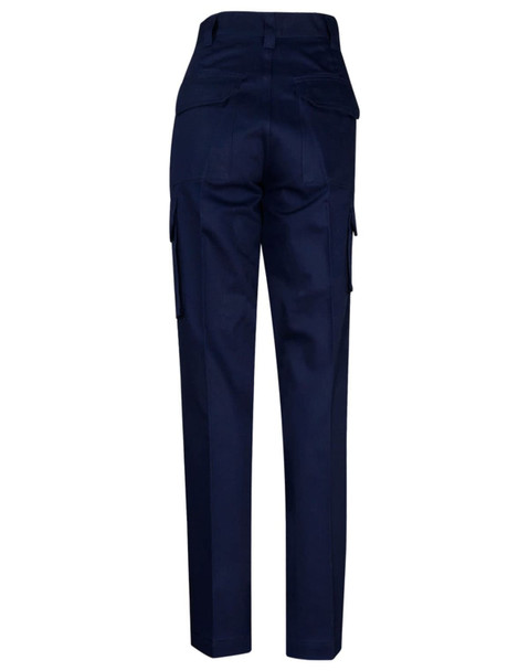 Navy blue work pants featuring side pockets, suitable for various work environments. Includes a logo.