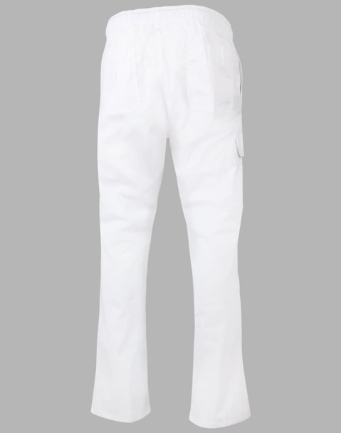 Men's functional chef pants in white, featuring an elastic waistband and side pockets. The design includes a logo.