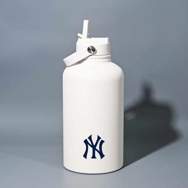 A drink bottle in white with a secure lid and a logo on the front, featuring a navy blue design. A drink bottle in white with a secure lid and a logo on the front, featuring a navy blue design.