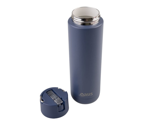 A drink bottle in navy blue with a stainless steel interior and a separate lid. It features a logo. A drink bottle in navy blue with a stainless steel interior and a separate lid. It features a logo.