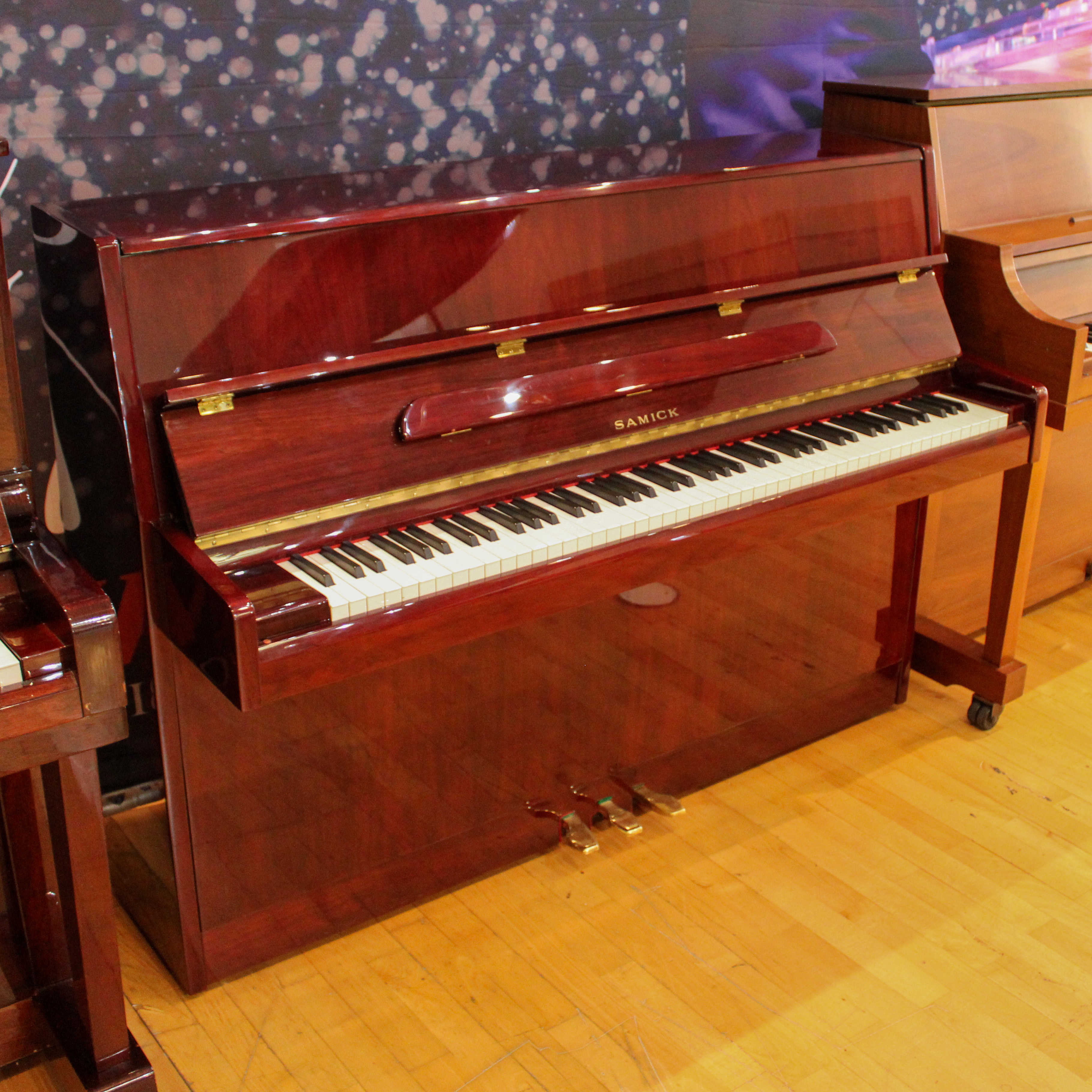 Samick JS-42 Polished Mahogany Upright Piano