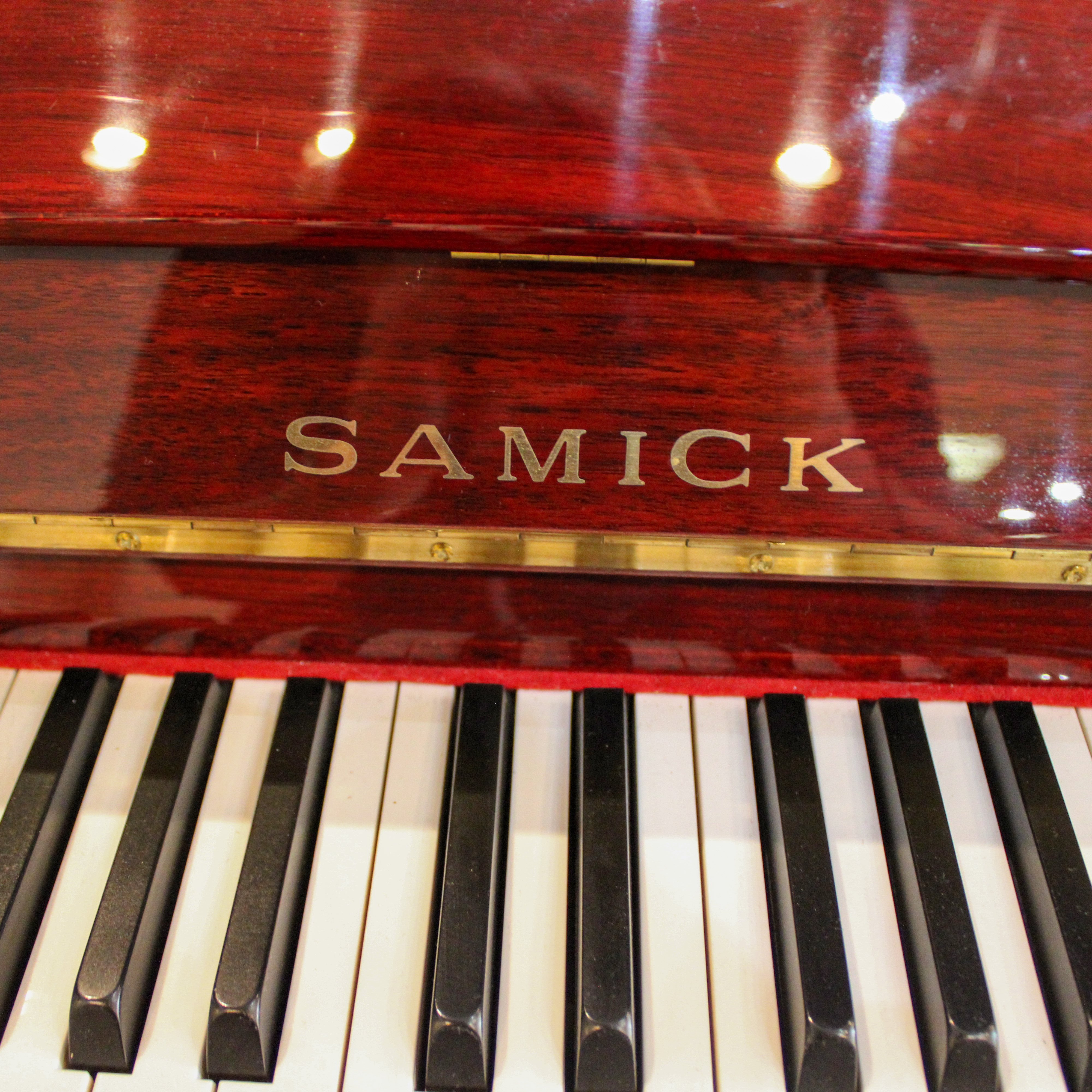 Samick JS-42 Polished Mahogany Upright Piano