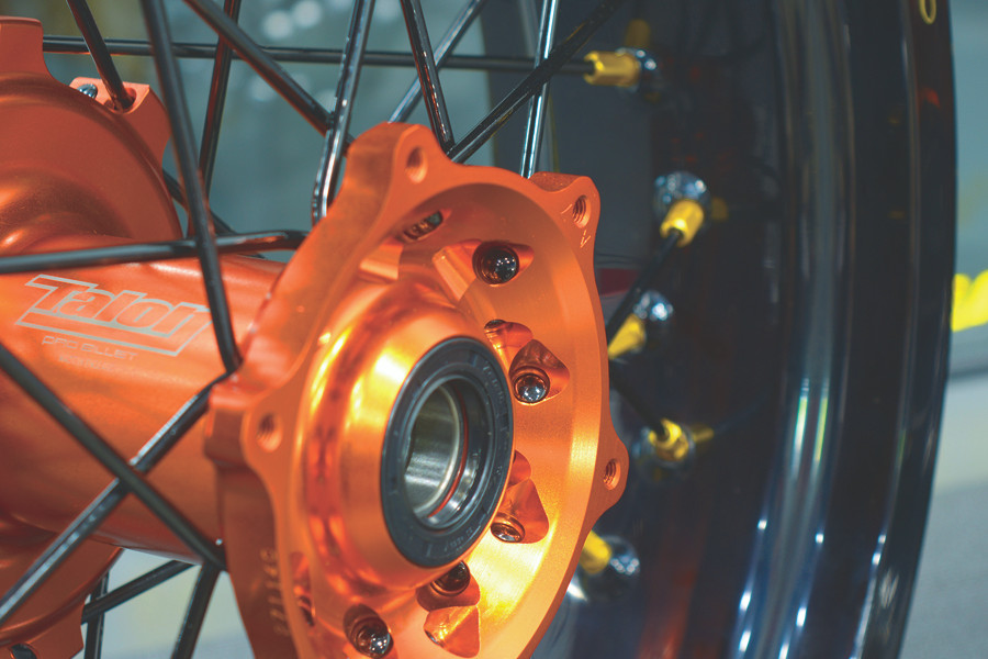 Custom Rear Wheel - Adventure 790/1050-1290 - KTM/HQV