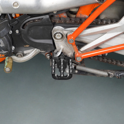 Adjustable 20mm Lower Larger Footpegs
