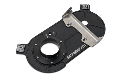 Quality. All stainless hardware. No corrosive nuts or bolts here. Top quality all around.