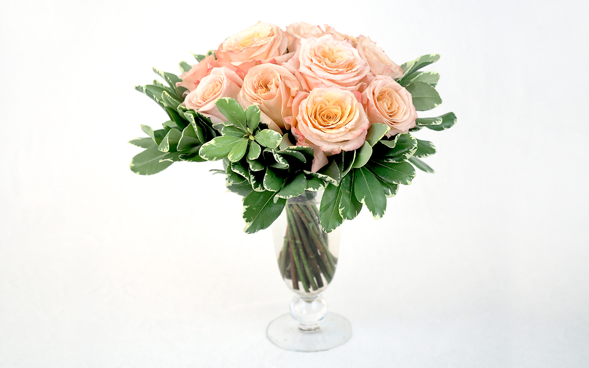 Mitaka New York Flowers Valentine’ s Special One Dozen Roses Hand Tied Bouquet