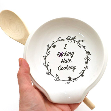 https://cdn11.bigcommerce.com/s-xkfyf2sykm/products/191/images/1489/hate-cooking-spoon__11346.1549573236.386.513.jpg?c=2