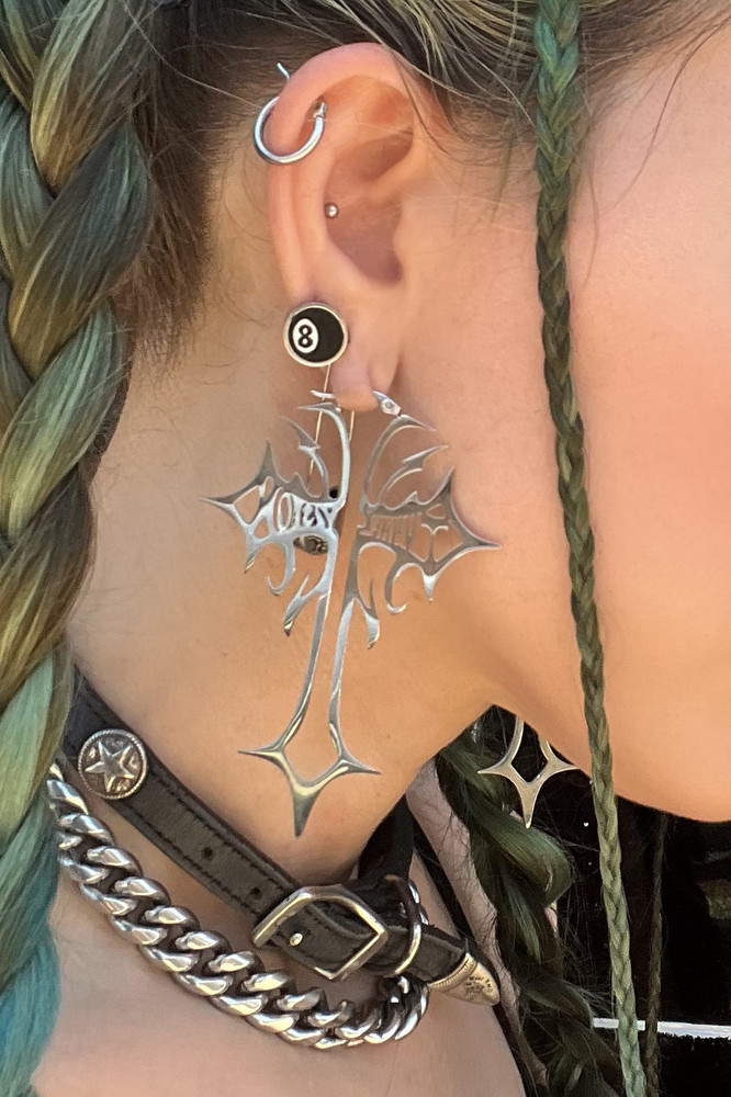 Gothique Cross Earrings