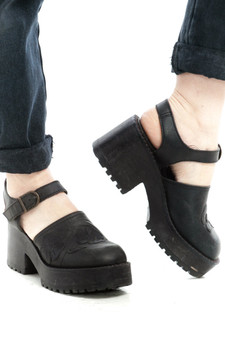 Vintage 90's Floral Clogs