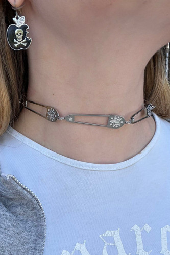 Abstract Pin Choker Details Stainless steel