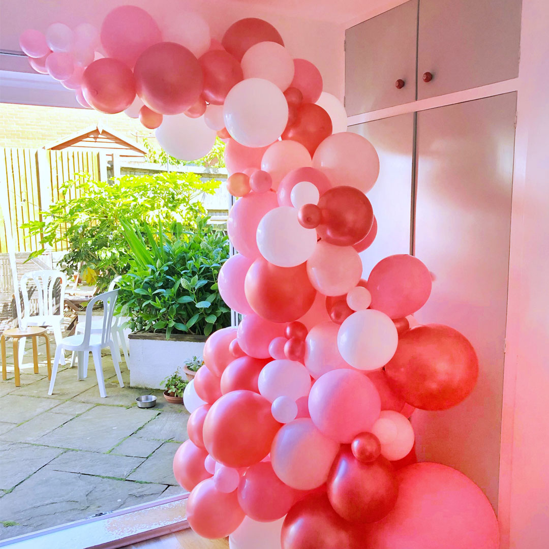 sqaure-bespoke-balloon-arch-installation.jpg