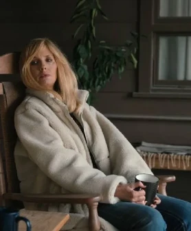 Kelly Reilly Dutton Ranch 2026 Serpa Coat
