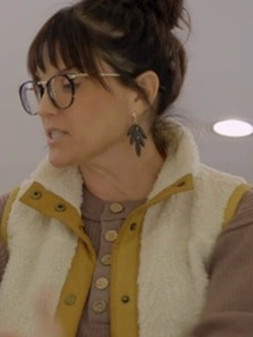 Unsellable Houses S4 Lyndsay Lamb Sherpa Vest