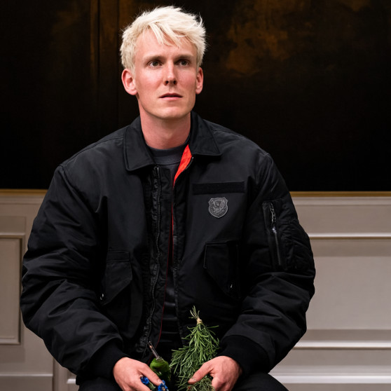 Tom Glenister Hamlet 2026 Jacket