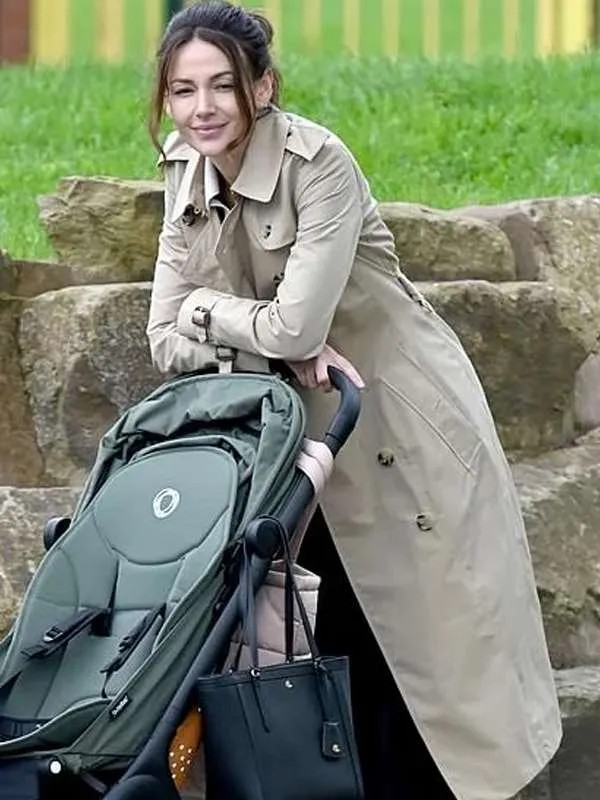 fool-me-once-s01-maya-stern-cotton-trench-coat