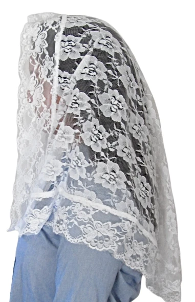Mantillas and Lace Scarves