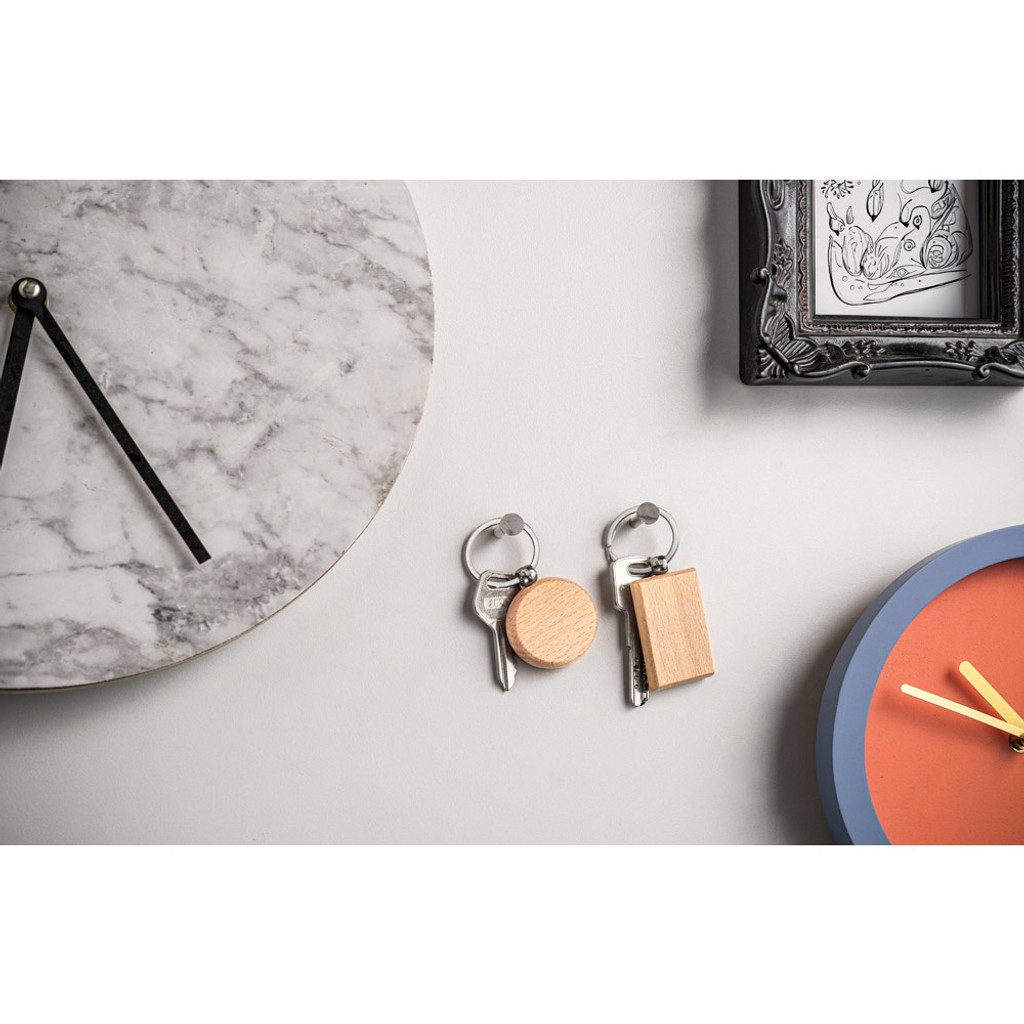 STEWIE. Ορθογώνιο μπρελόκ από ξύλο οξιάς