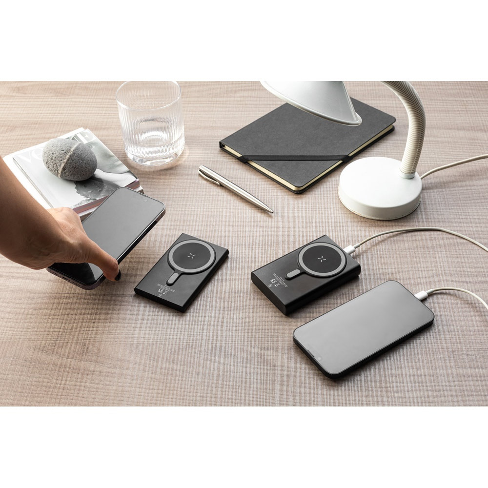 WRIGHT 10. Μαγνητικό power bank με εξαιρετικά γρήγορη φόρτιση από ανακυκλωμένο αλουμίνιο και ανακυκλωμένο ABS 10'000 mAh