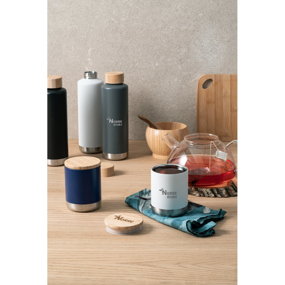 NORRE BOTTLE. Μπουκάλι vacuum από ανοξείδωτο ατσάλι (36% ανακυκλωμένο) διπλού τοιχώματος 640 mL