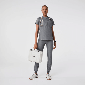 Montex Classic Fit Mock Neck with Zipper Three-Pockets