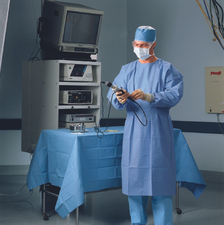 Gown, Procedure Univ (10/pk)  Halyar Pk - 10