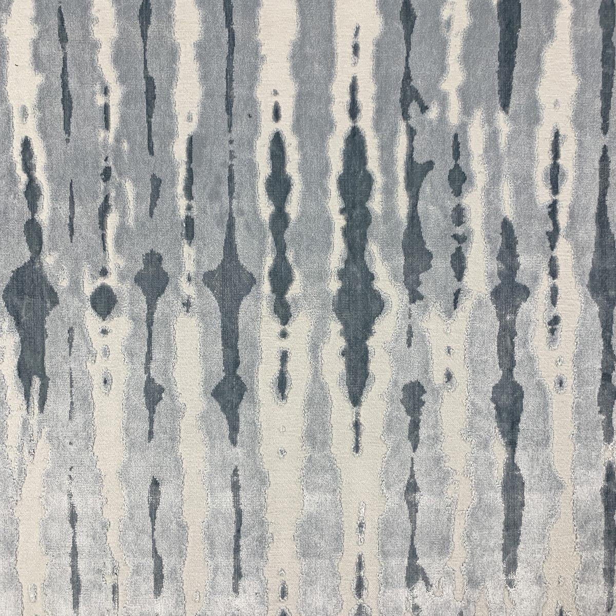 Upholstery:LINCOLN BL