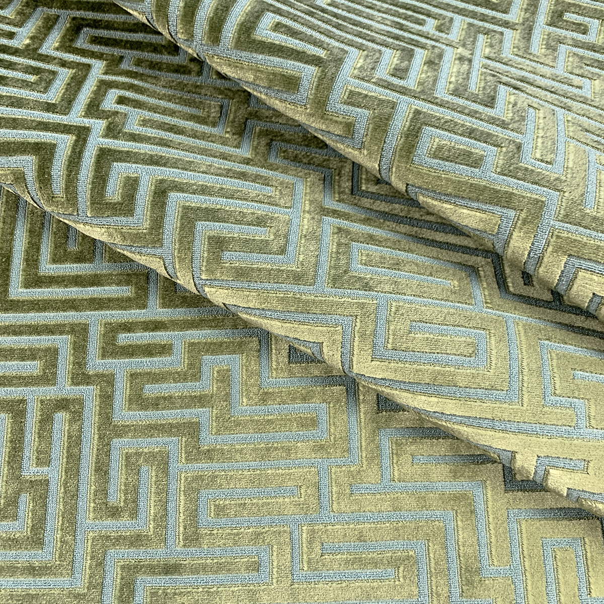 UPHOLSTERY:DULUTH GR