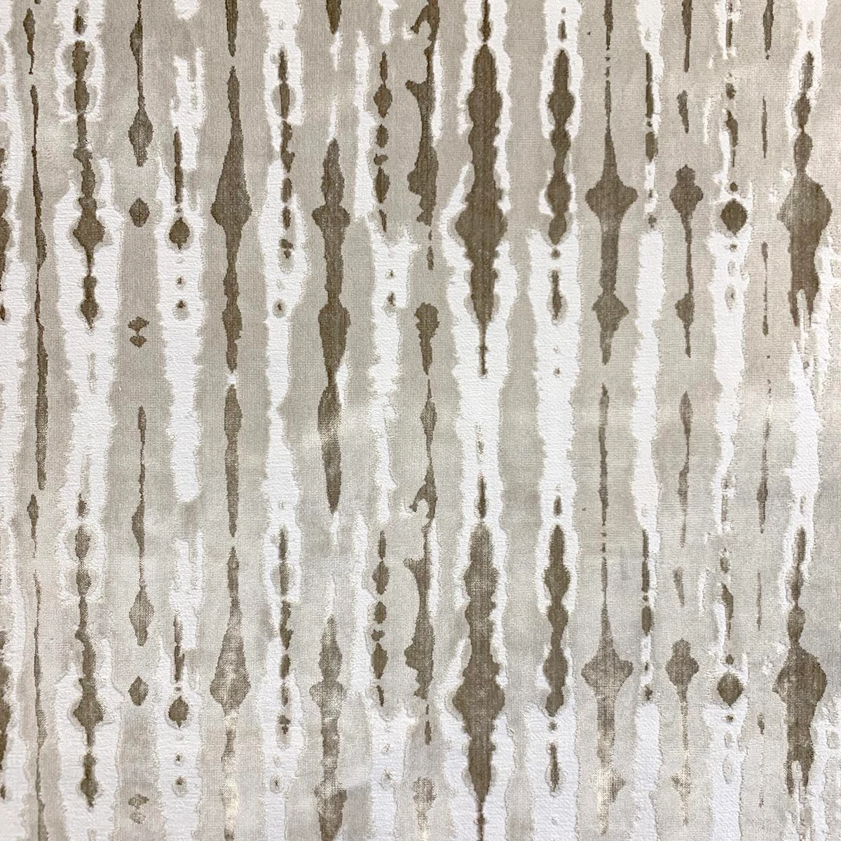 UPHOLSTERY:LINCOLN BR