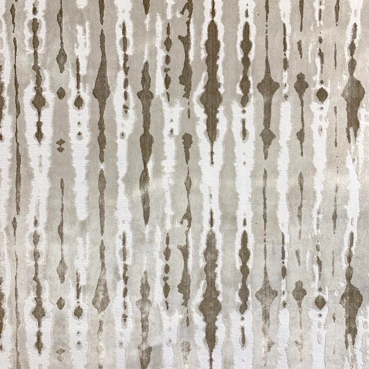 Upholstery:LINCOLN BR