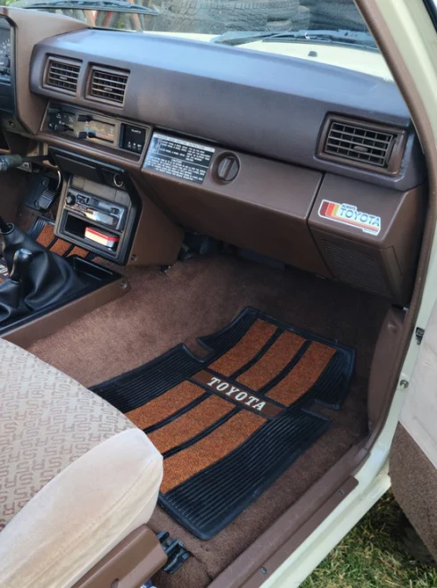 Dash for  Pickup & 4Runner Long Coin Tray